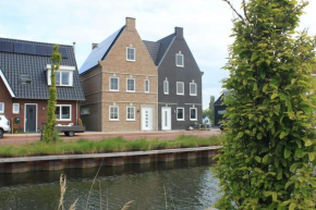 Wonderful house on water with 5 bedrooms and bathrooms